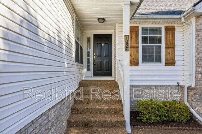 Photo - 1057 Meandering Way
