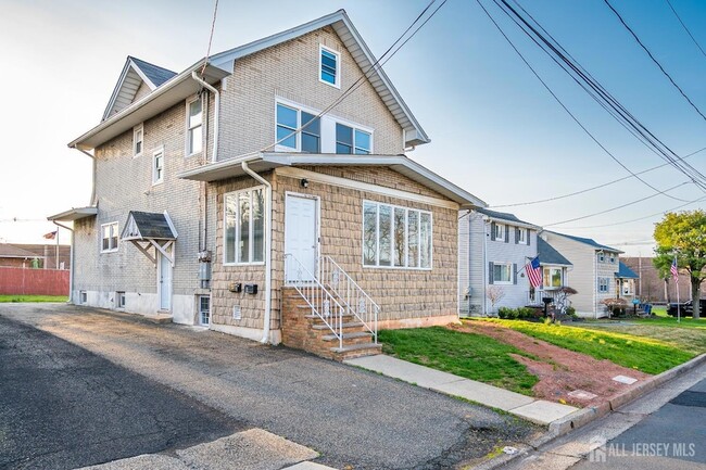 Building Photo - 36 2nd Ave Unit A