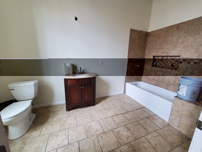 Photo - 4801 S Ashland Ave Unit #2