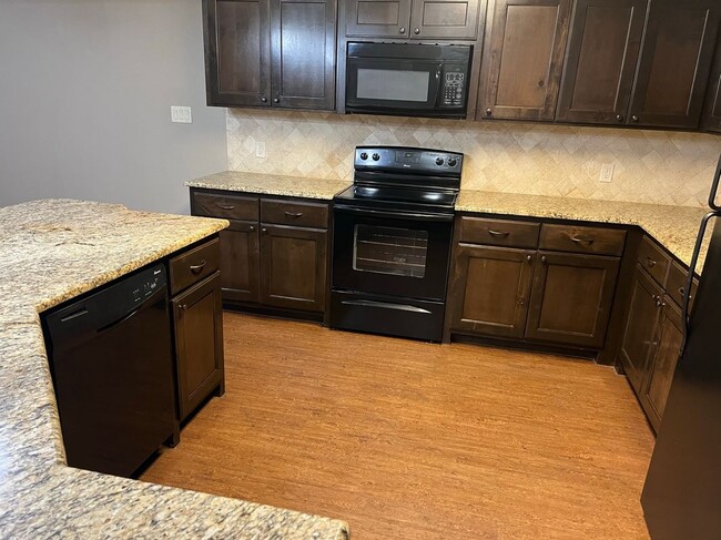 Photo - 167 Oakview Ct