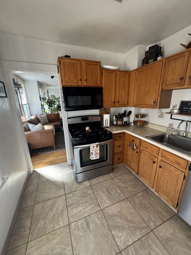 Photo - Fantastic and Bright Second Floor Duplex!