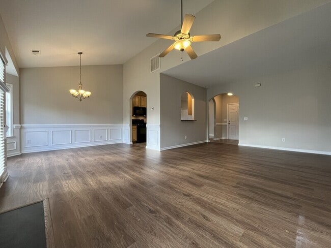 Photo - 2004 Helleri Dr