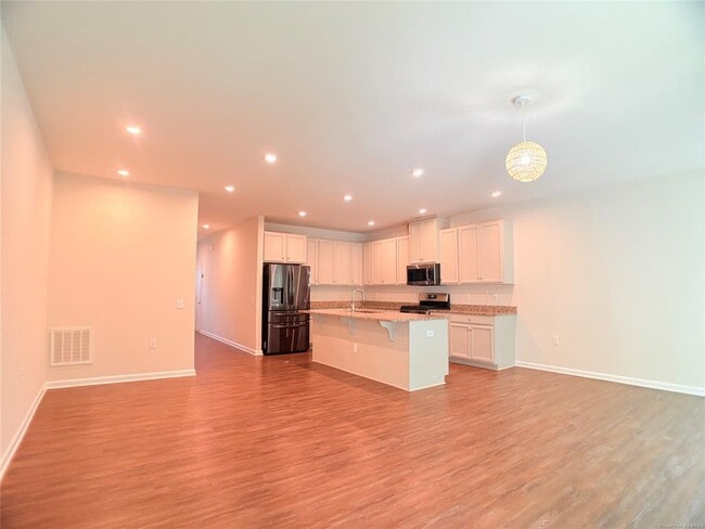 121 Capeside Ct