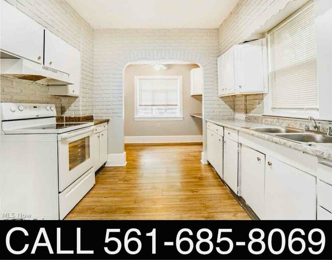 Photo - 78 E Mapledale Ave