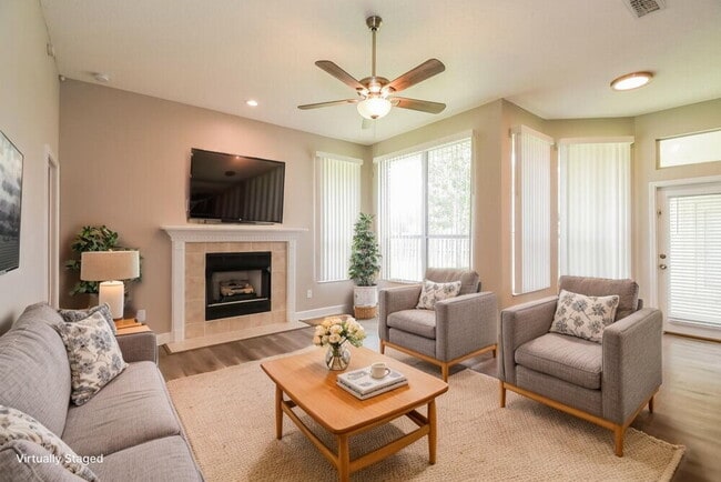 Photo - 1514 Falkland Rd E