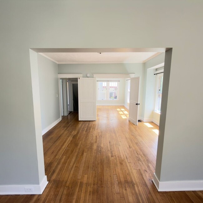Photo - 4 Bedroom Duplex - Belknap Hill Area!