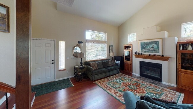 Photo - Beautiful sunny home