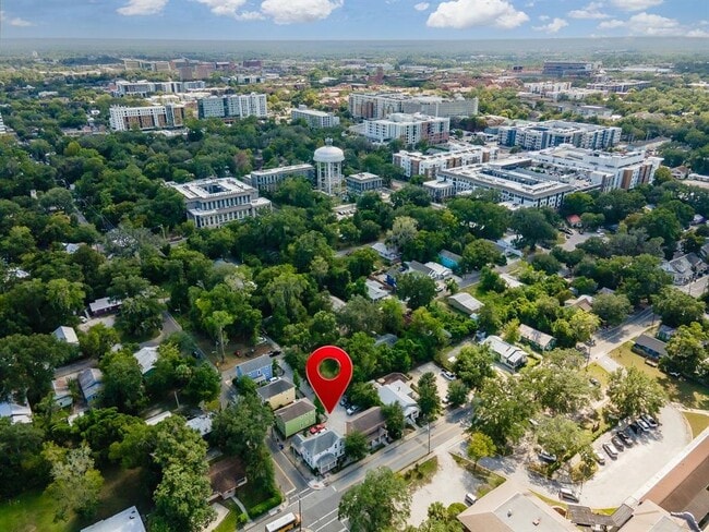 Photo - 624 NW 10th St