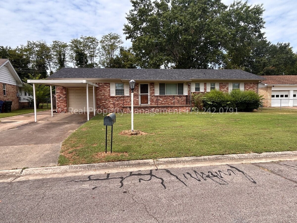 Photo - 1310 Houston St Casa