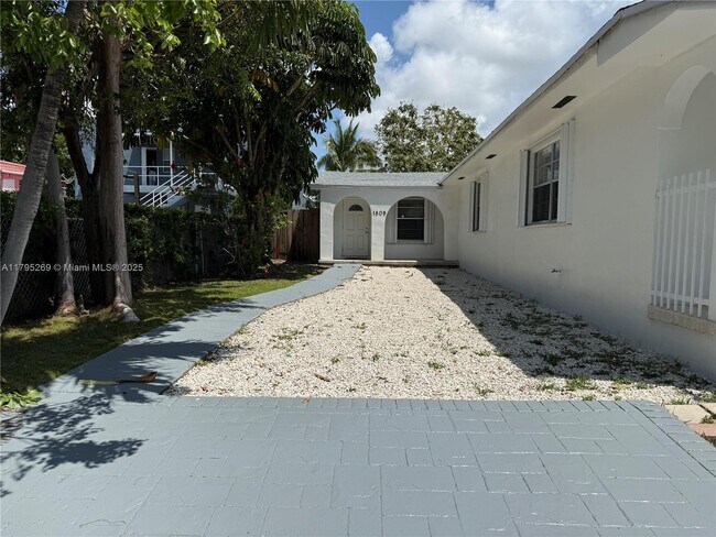 Photo - 1807 NW 33rd St Apartment Unit 1809