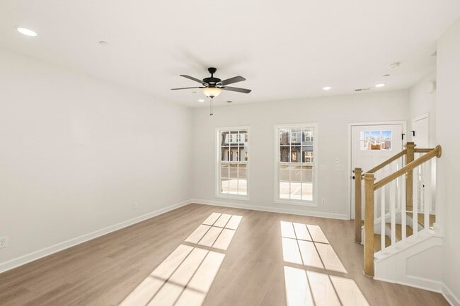 Photo - 505 Tappan Private Ln