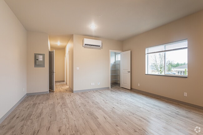 2BR, 1BA - 794SF