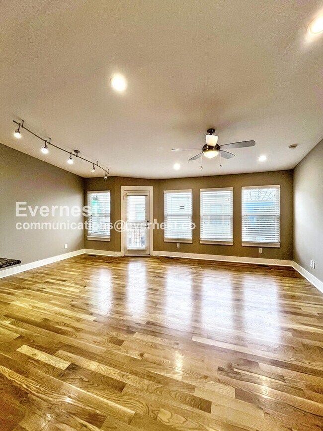 Photo - 600 Garfield St