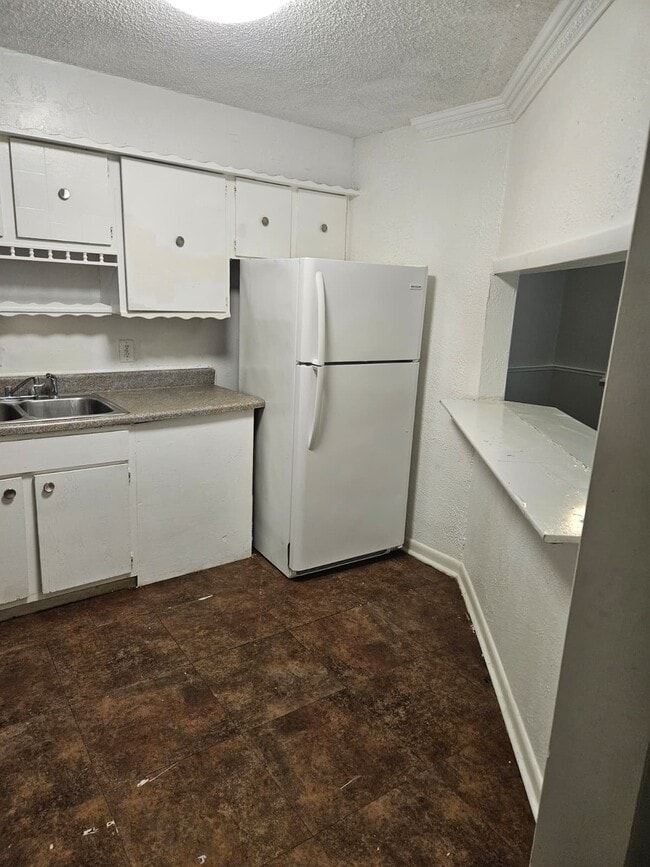Photo - 270 Tampa Dr