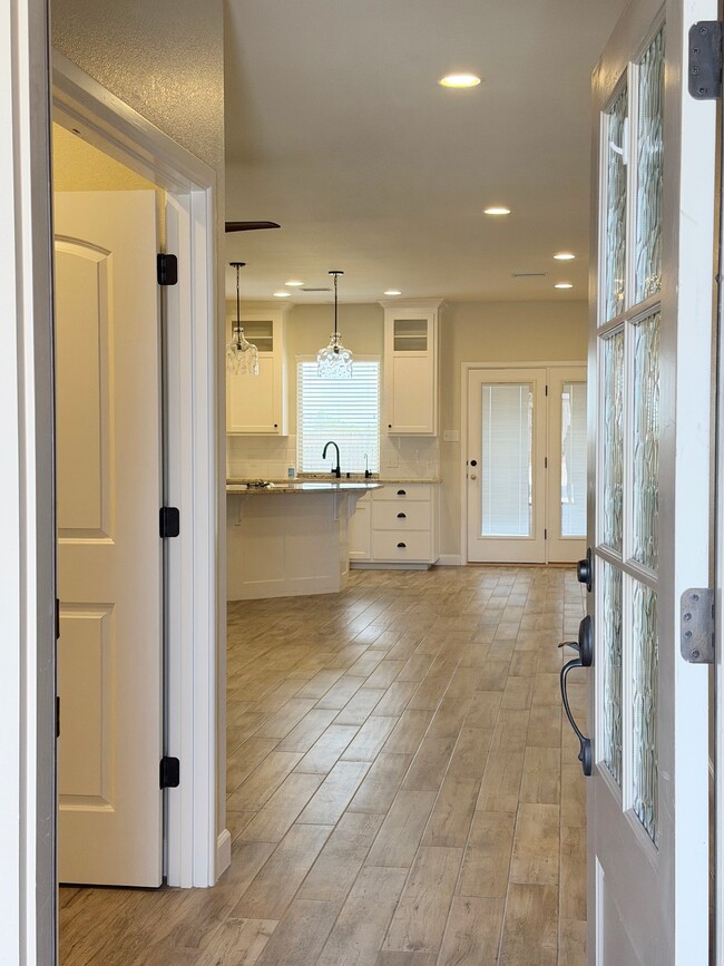 Photo - 1322 Solomon Ln