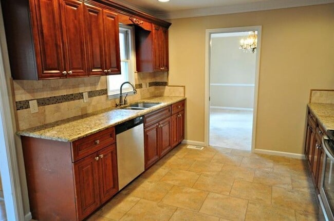 Photo - 4060 Summit Dr