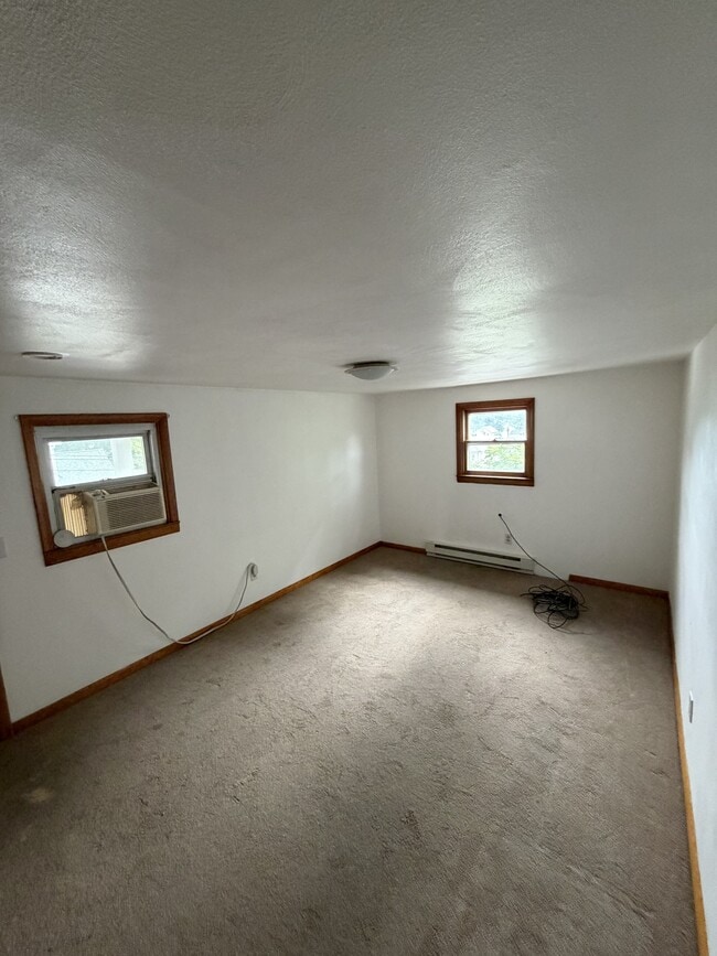 100 E Valley St Unit 3