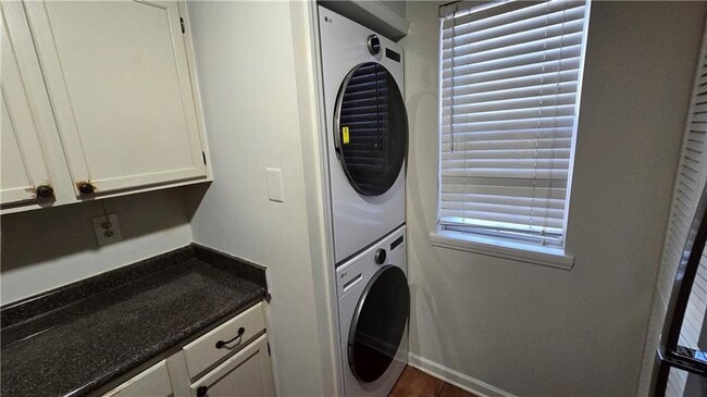 Photo - 1308 Red Deer Way