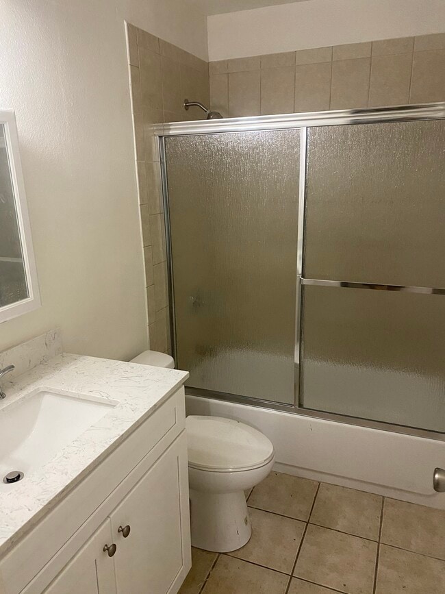 Building Photo - 18350 Hatteras St Unit 181