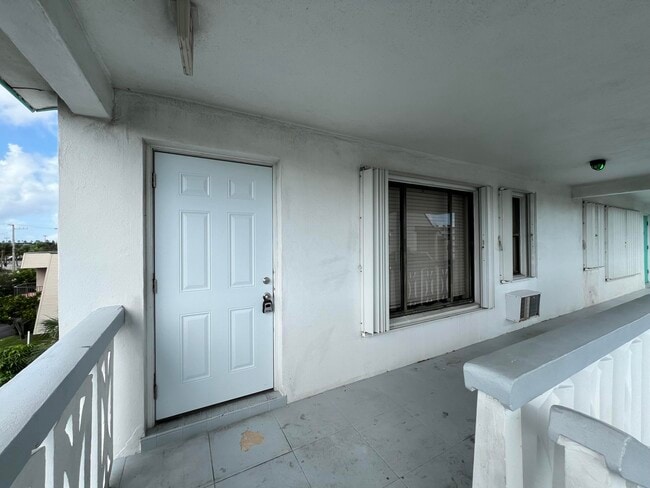 Photo - 131 Shore Ct Unit C1