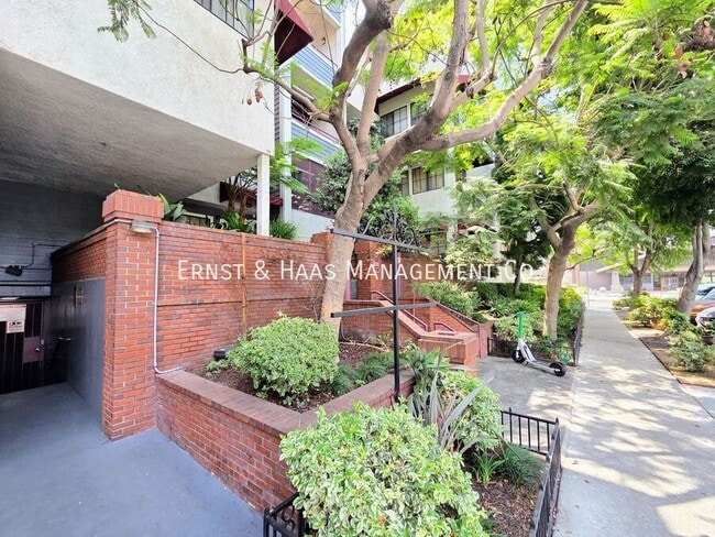 Building Photo - 730 W 4th St Unit #411 Rental
