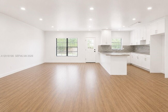 Photo - 1815 NE 154th St