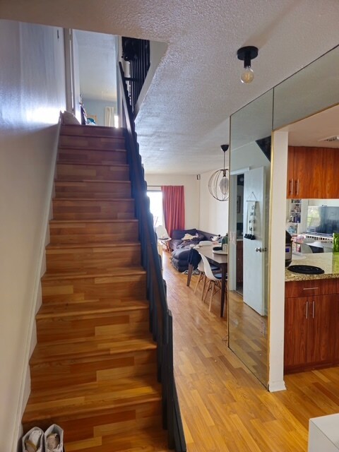 Photo - 2762 W 60th St