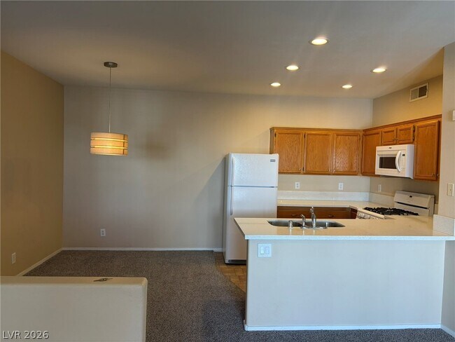 Building Photo - 2201 Ramsgate Dr Unit 622
