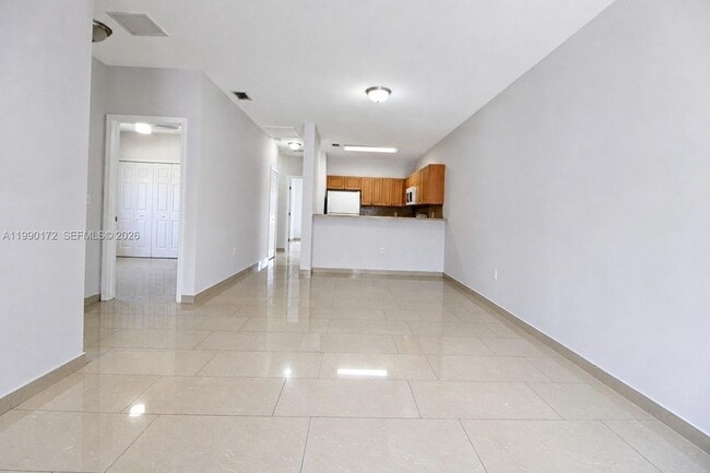 Photo - 996 E 24th St Unidad 996