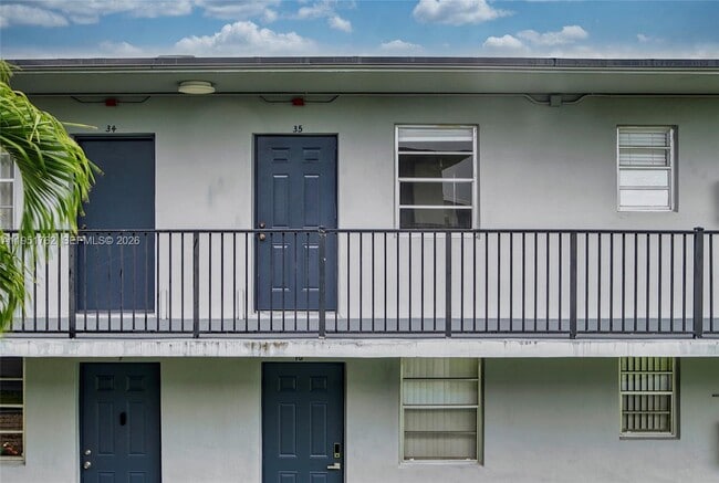 Photo - 4300 SW 67th Ave Unit 35