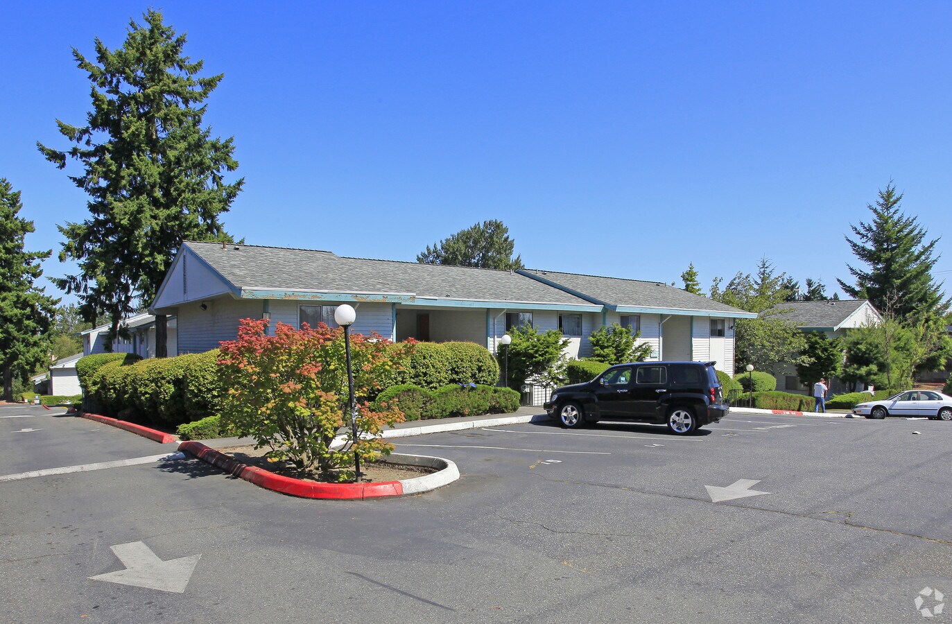 Beverly Village Apartments - Beverly Village Apartments