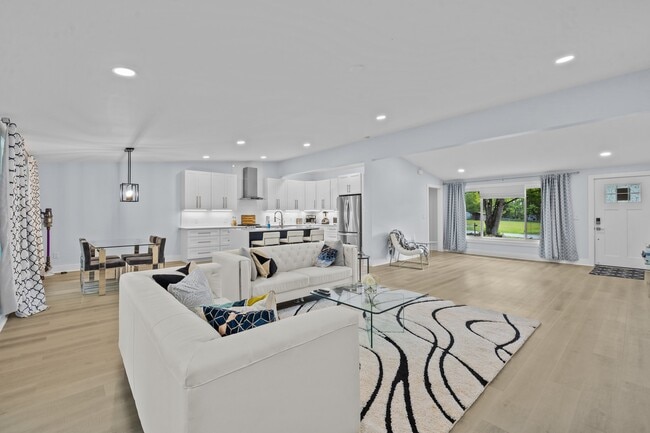 Photo - 8609 Cedarbrook Dr