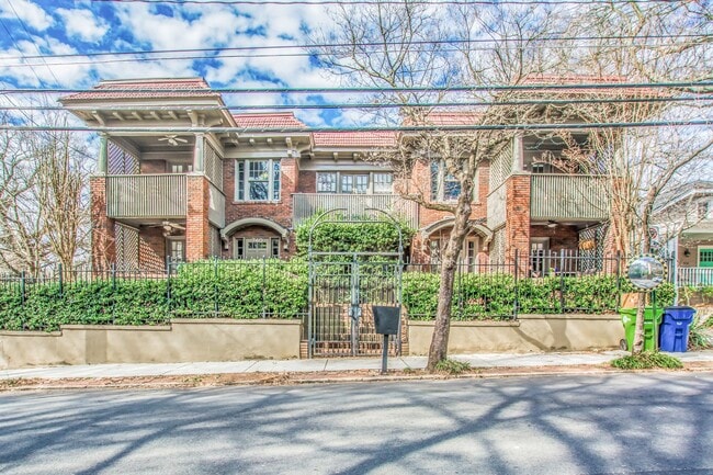 Building Photo - Charming 2 bed/1 bath in Poncey Highlands! Unit 740-1 Rental