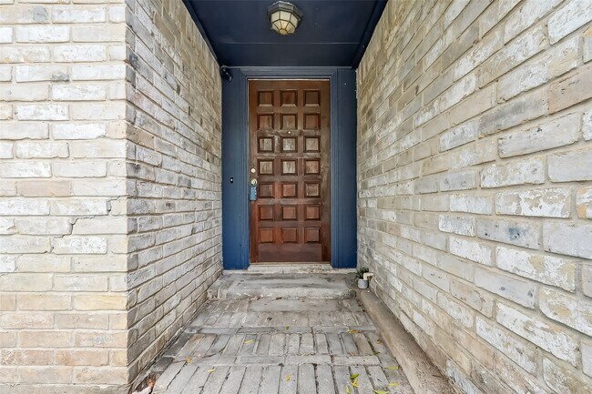 Photo - 10510 Overview Dr