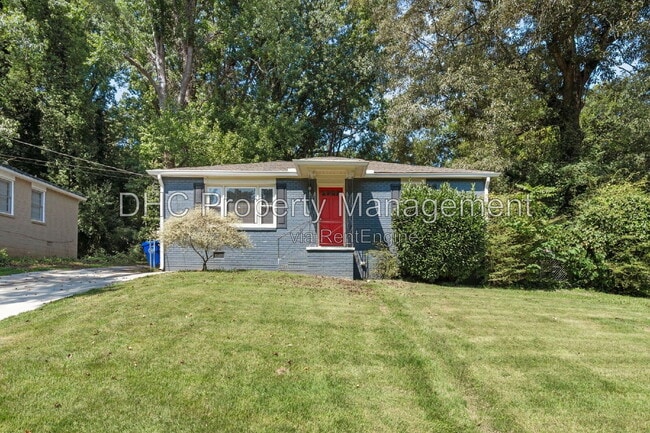 Building Photo - 1421 Cobb Branch Dr