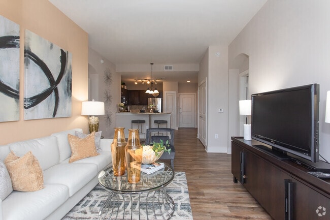 2BR, 2BA - 1081SF