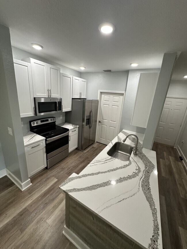 Photo - 10123 Courtney Palms Blvd Unidad 10123 Courtney Palms Rental