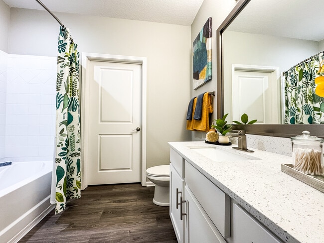 Photo - Grand Oak at Town Park