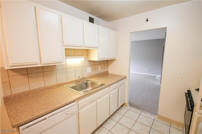 Photo - 20333 Detroit Rd Unit 505