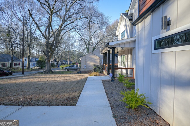 Photo - 1452 Lockwood Dr SW