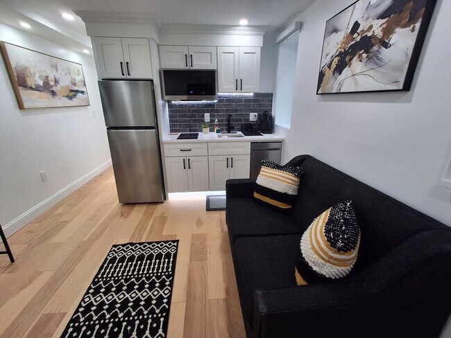 Building Photo - 919 Atwells Ave Unit ID1373632P