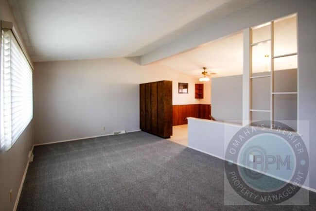 Photo - Comfortable 3 Bd /1.5 Ba Home $300.00 off...