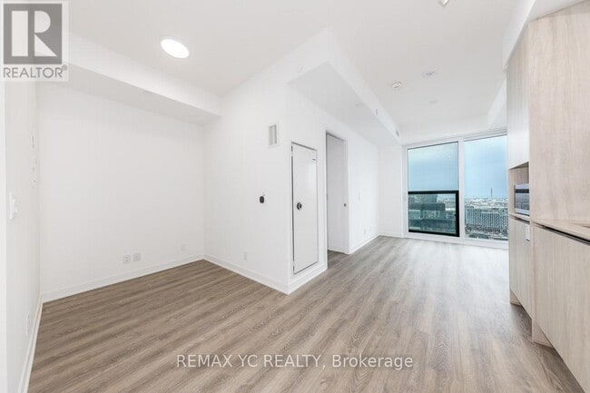 Photo - 180 Front St E Unit #3205