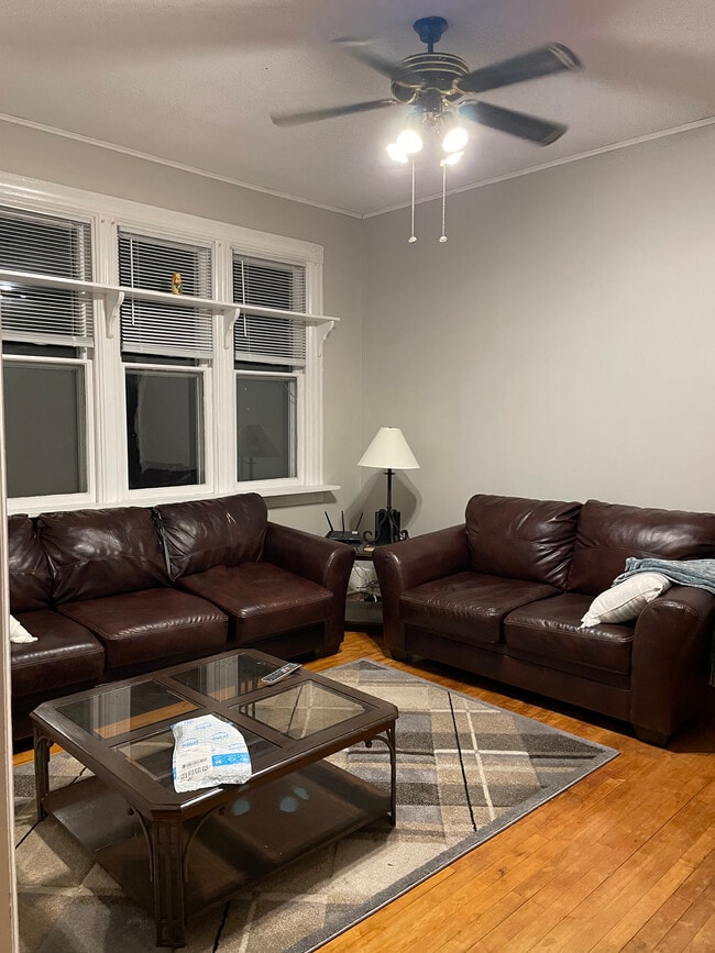 Photo - 523 E 5th St