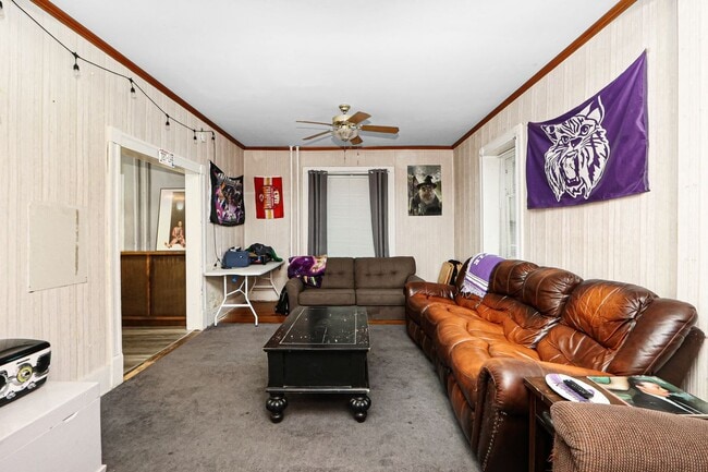 Photo - 727 Humboldt St