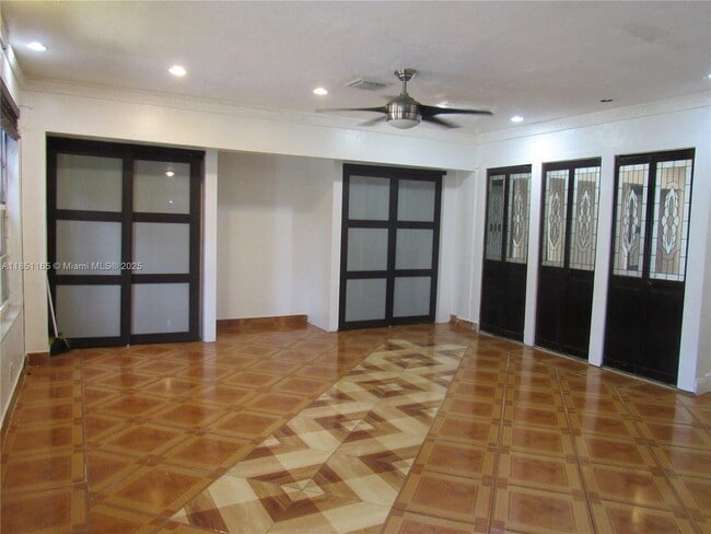 Building Photo - 6550 McKinley St Rental