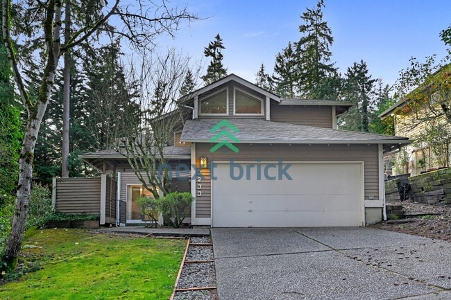 Building Photo - Lake Sammamish View Home with Spacious Decks in Prime Bellevue Location