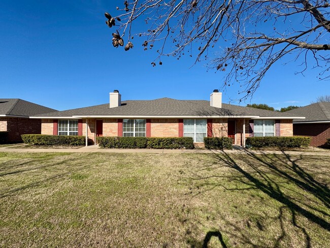 Building Photo - Duplex *LEASING SPECIAL AVAILABLE* Rental