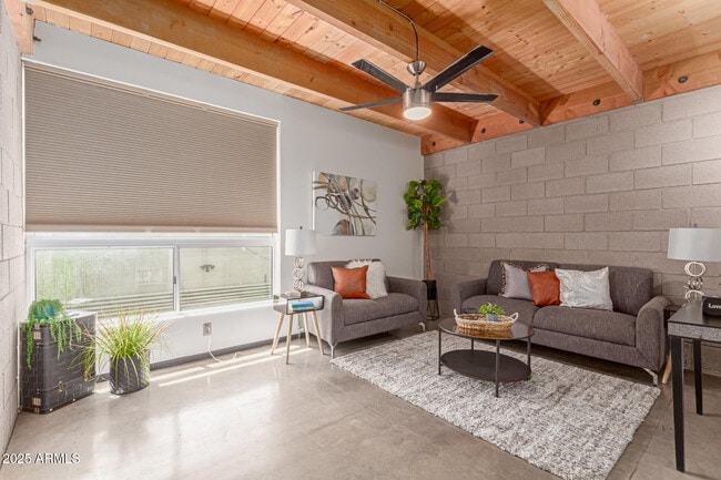 Photo - 727 E Portland St