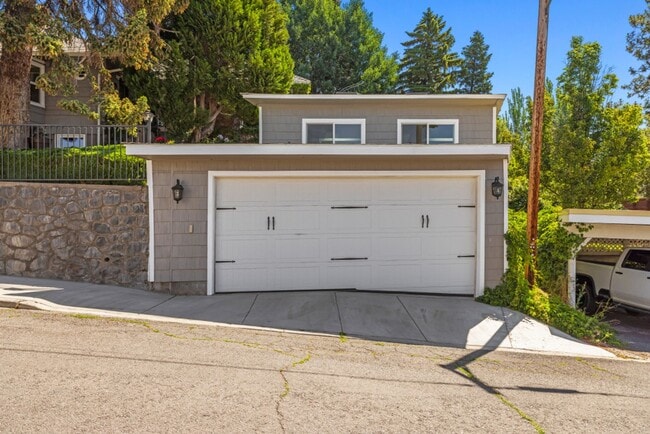 Photo - 525 Mesa St